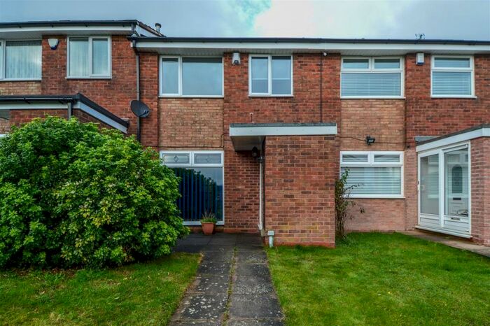 3 Bedroom Terraced House To Rent In Charnwood Close, Rednal, Birmingham, West Midlands, B45