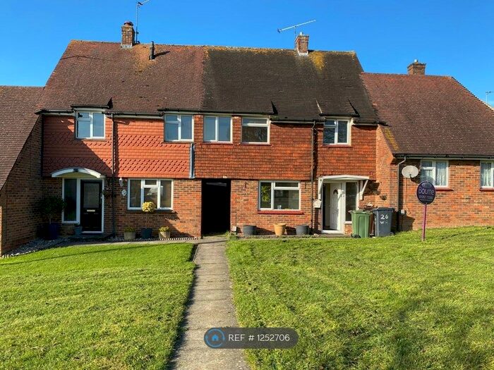 3 Bedroom Semi-Detached House To Rent In The Cardinals, Tongham, Farnham GU10