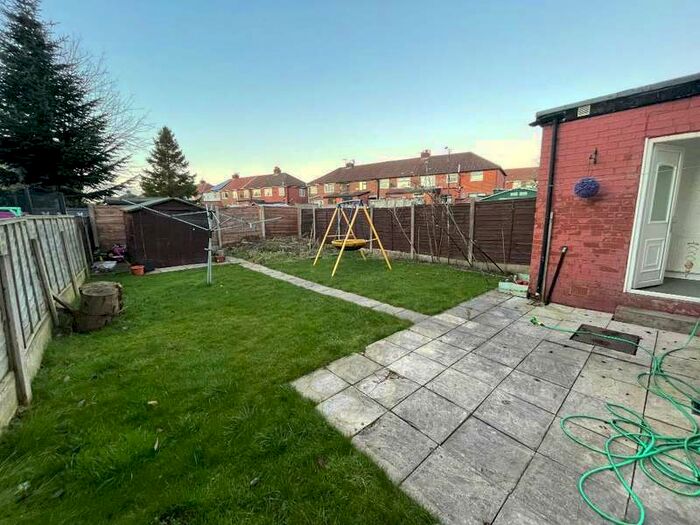 2 Bedroom Semi-Detached House To Rent In High Bank Road, Droylsden, Manchester, M43