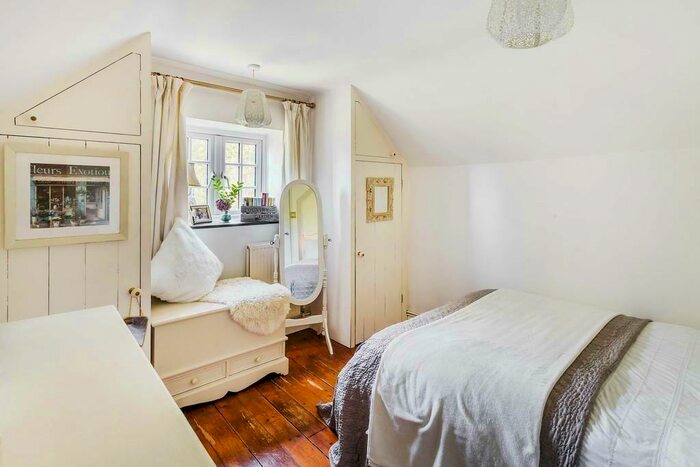 1 Bedroom Cottage To Rent In High Street, Oxted, RH8