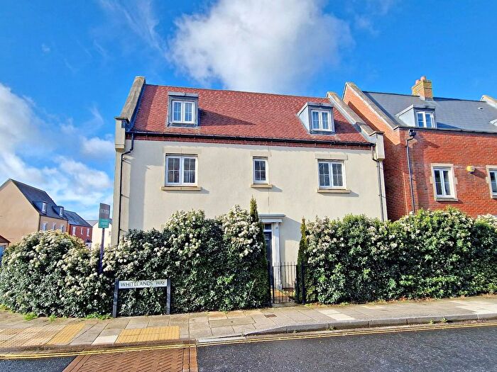 5 Bedroom Property For Sale In Whitelands Way, Bicester, OX26