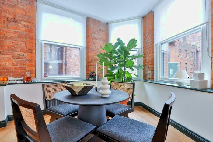 2 Bedroom Flat To Rent In Dantzic Street, Manchester, M4