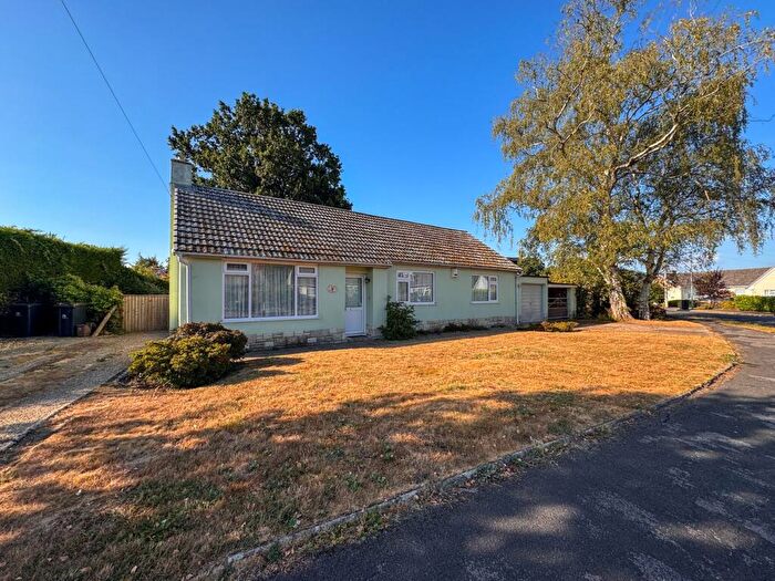 3 Bedroom Bungalow For Sale In Cedar Drive, Wimborne, BH21