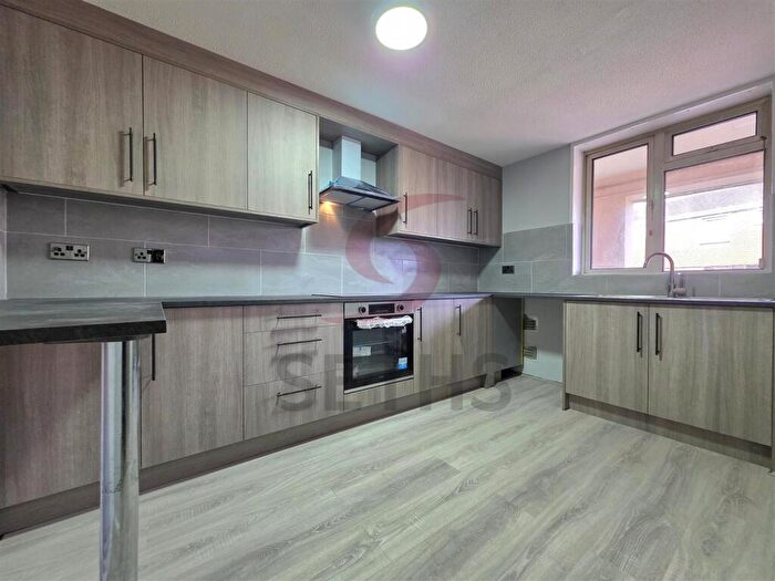 3 Bedroom Maisonette To Rent In Taurus Close, Highfields, Leicester, LE2