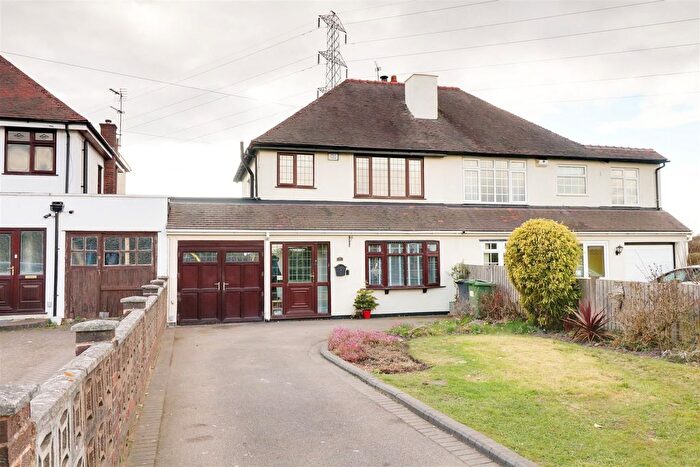 3 Bedroom Semi-Detached House For Sale In Stafford Road, Great Wyrley, Walsall, WS6