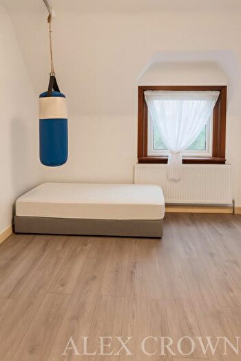 3 Bedroom Flat To Rent In Ordnance Road, Enfield, EN3