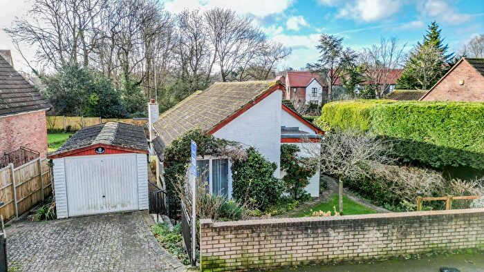 3 Bedroom Bungalow For Sale In Copthall Avenue, Hawkhurst, TN18