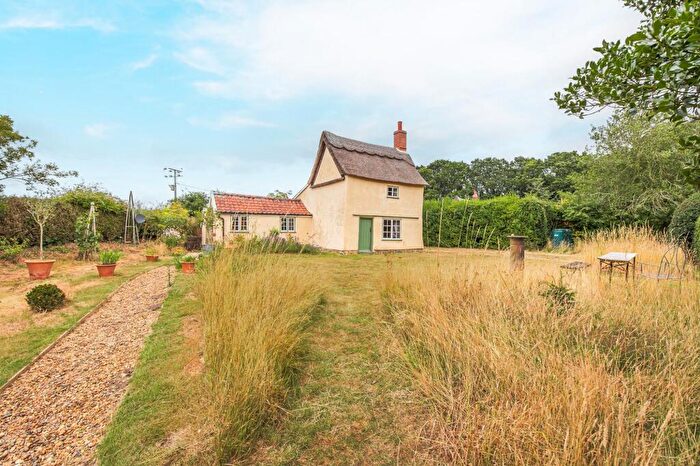 2 Bedroom Detached House For Sale In Charming Period Thatched Cottage In Fleggburgh, NR29