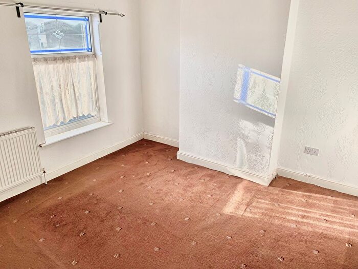 3 Bedroom Terraced House To Rent In Wolverhampton Road, Walsall, WS2