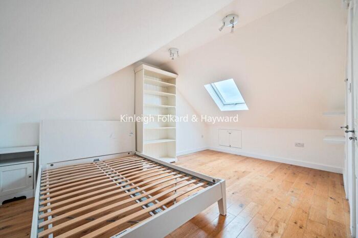 3 Bedroom End Of Terrace House To Rent In Bosworth Road, London, N11