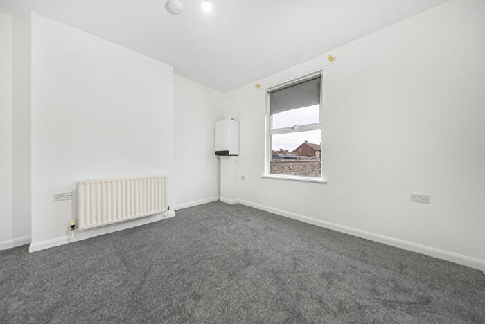 1 Bedroom Flat To Rent In Lower Clapton Road (), Flat, Hackney, E5