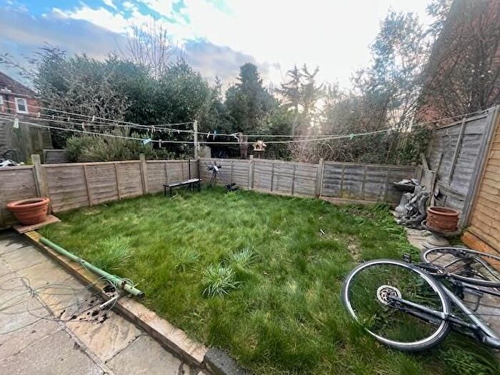 1 Bedroom Flat To Rent In Mile Oak Road, Portslade, Brighton, BN41