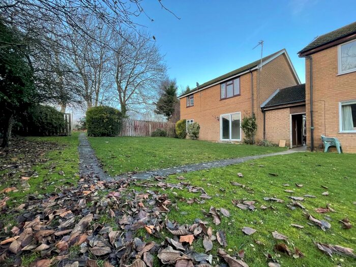 2 Bedroom Maisonette To Rent In Dudgeon Drive, Oxford, OX4