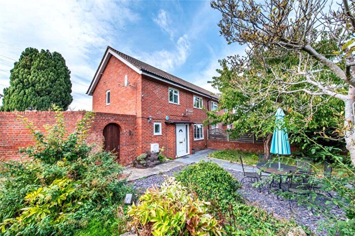 3 Bedroom Semi Detached House For Sale In Elm Crescent, East Malling, West Malling, Kent, ME19
