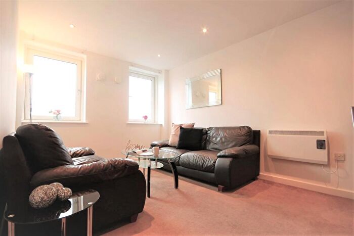 2 Bedroom Flat To Rent In Waterloo Square, Newcastle Upon Tyne, Tyne And Wear, NE1