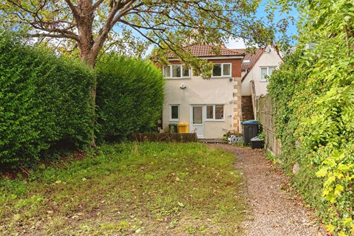 2 Bedroom Maisonette For Sale In Malmesbury Road, Chippenham, SN15