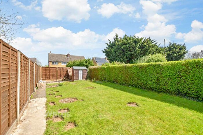 3 Bedroom Terraced House For Sale In Bell Road, Maidstone, Kent, ME15