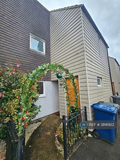 3 Bedroom Semi Detached House To Rent In Darcy Close, London, N20