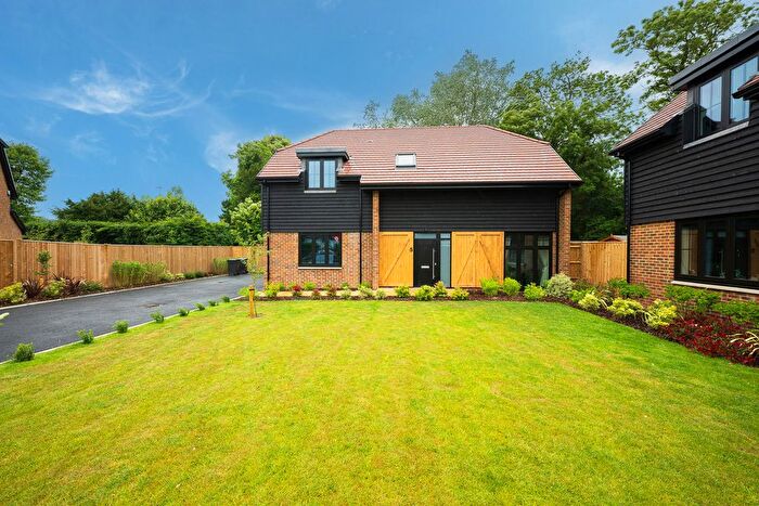 3 Bedroom Detached House For Sale In House Abbotswood Place, Streatham, SW16