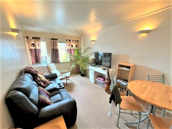 1 Bedroom Flat To Rent In Oak Tree Lane, Selly Oak, Birmingham, B29