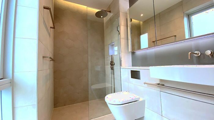 2 Bedroom Flat For Sale In Equiano Court, Baldwins Gardens, London, EC1N