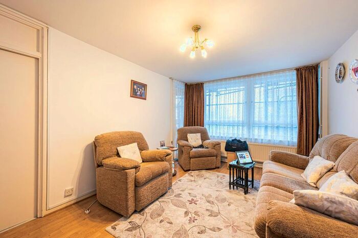 3 Bedroom Flat To Rent In Hertford Road, Islington, London, N1