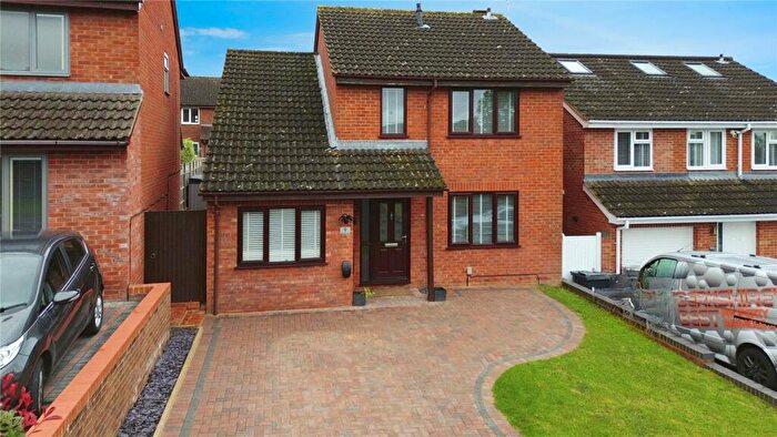 4 Bedroom Detached House For Sale In Bainbridge Road, Calcot, Reading, Berkshire, RG31