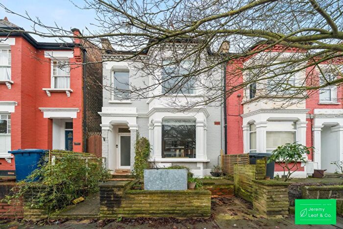 4 Bedroom Property For Sale In Huntingdon Road, East Finchley, London, N2