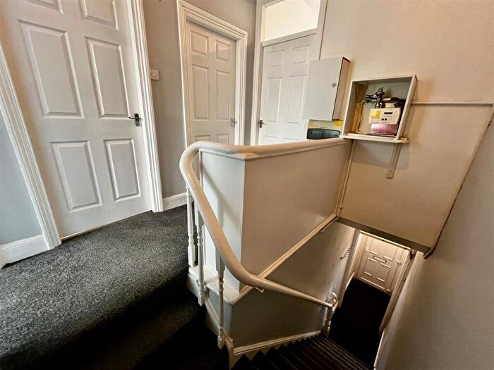 3 Bedroom Flat To Rent In Raby Street, Gateshead, NE8