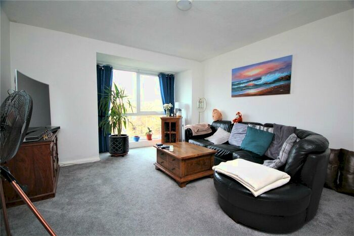 2 Bedroom Apartment To Rent In Laurier Court, Northcourt Road, Worthing, West Sussex, BN14