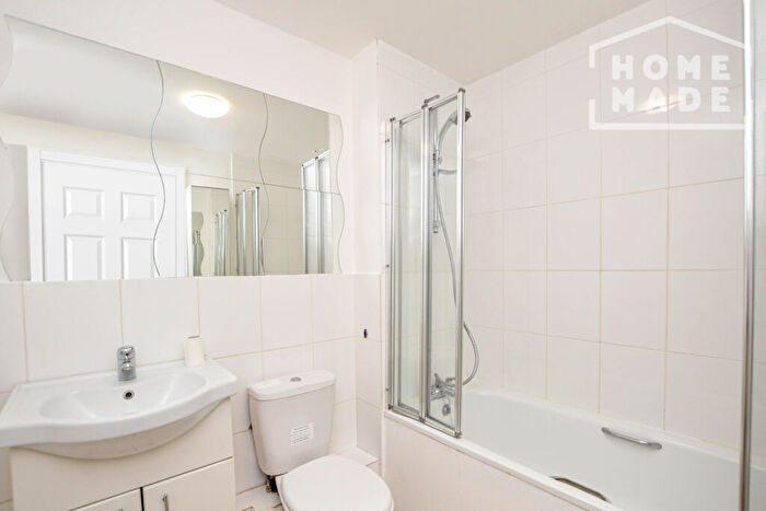 2 Bedroom Flat To Rent In Orchestra Court, HA8