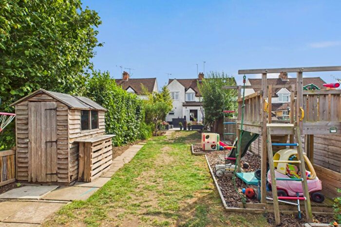 3 Bedroom Semi-Detached House For Sale In Stanbridge Road, Leighton Buzzard, LU7