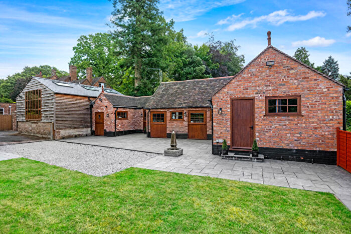 3 Bedroom Barn Conversion To Rent In Upton Warren, Bromsgrove, B61