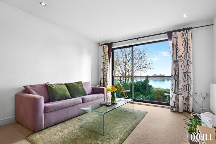 2 Bedroom Apartment For Sale In Watersmeet Place, Green Lanes, N4