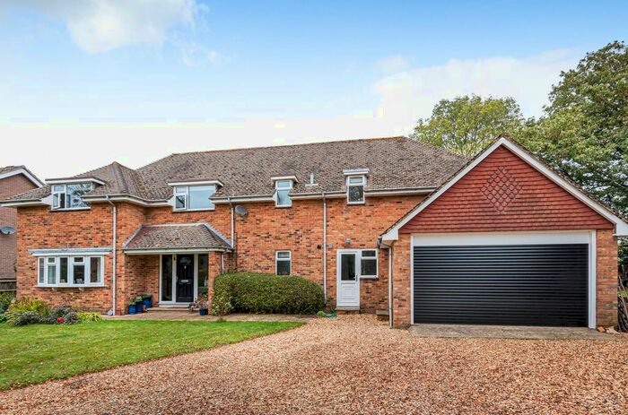 5 Bedroom Detached House To Rent In Solent Drive, Warsash, Southampton, Hampshire SO31