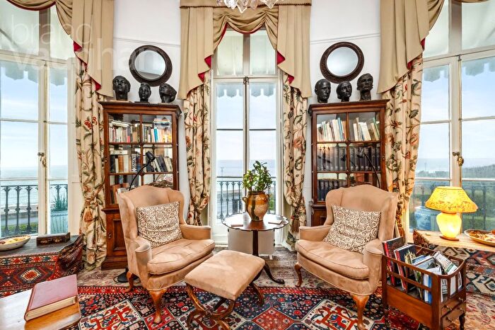 2 Bedroom Flat For Sale In Lewes Crescent, Brighton, East Sussex, BN2