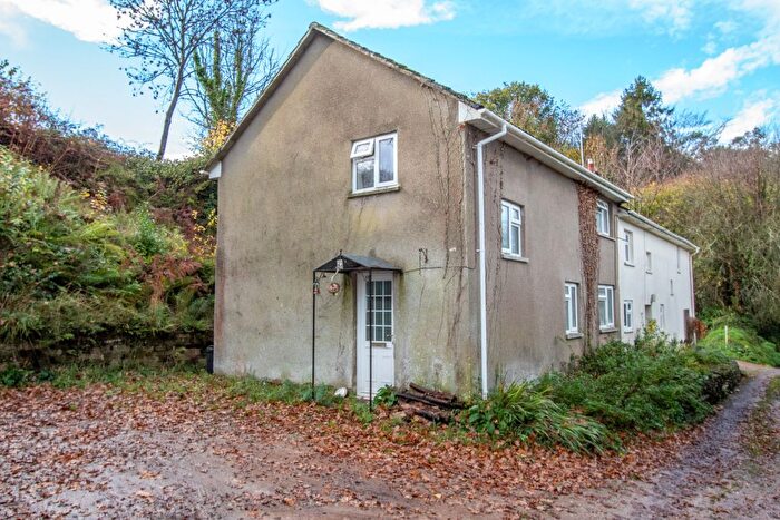 3 Bedroom Semi-Detached House For Sale In Rock Cottages, Metcombe, EX11