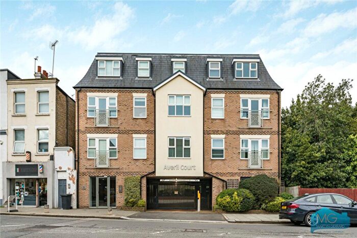 2 Bedroom Apartment For Sale In East End Road, London, N3