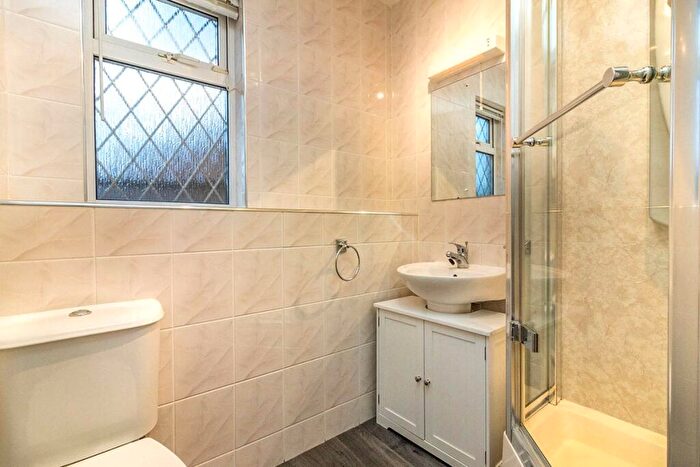 2 Bedroom Bungalow For Sale In Sheldrake Close, Thorpe Hesley, Rotherham, South Yorkshire, S61