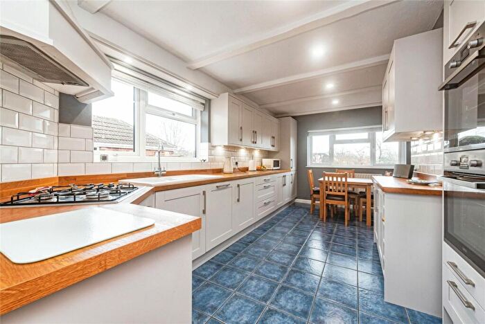 3 Bedroom Bungalow For Sale In Sheppard Road, Basingstoke, Hampshire, RG21
