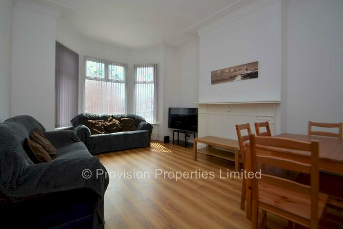 6 Bedroom Terraced House To Rent In Chestnut Avenue, Hyde Park, Leeds, LS6