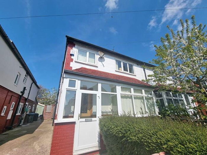 3 Bedroom Terraced House To Rent In Brudenell Road, Hyde Park, Leeds, LS6