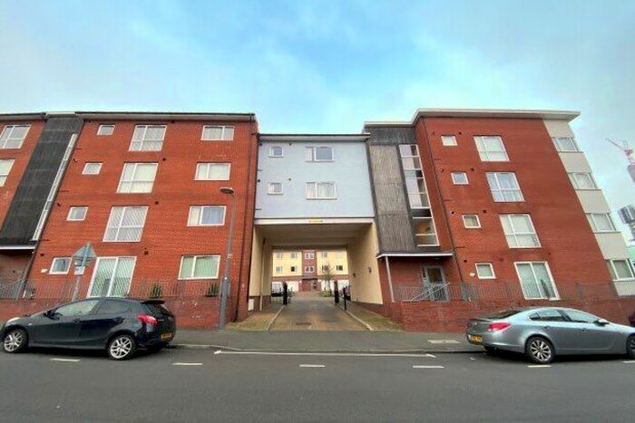 2 Bedroom Flat To Rent In Great Colmore Street, Birmingham, B15