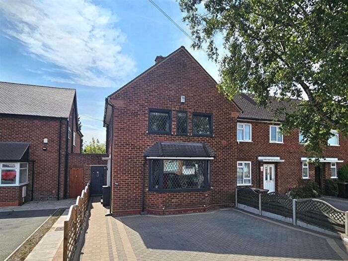 3 Bedroom End Of Terrace House For Sale In Highwood Avenue, Solihull, B92