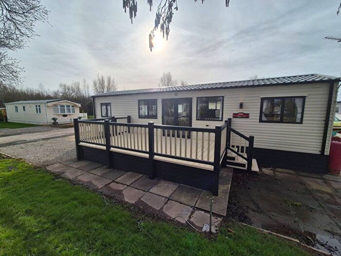 2 Bedroom Mobile/park Home For Sale In Southport New Road, Banks Southport, PR9