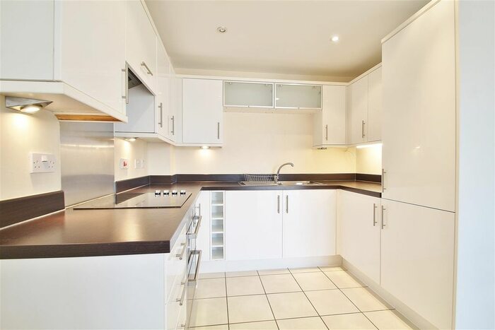1 Bedroom Flat To Rent In Lanadron Close, Isleworth, TW7