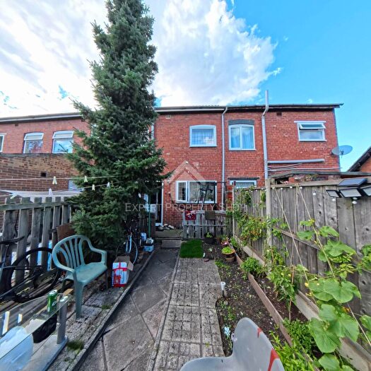 2 Bedroom Terraced House For Sale In Vicars Walk, Worksop, S80