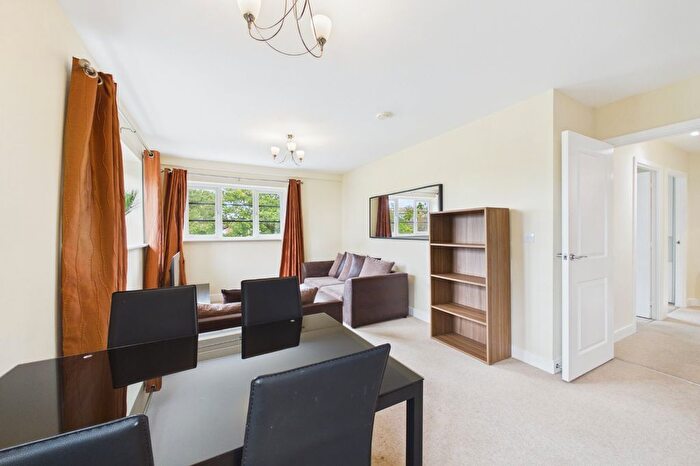 2 Bedroom Flat To Rent In Wallis Square, Farnborough, Hampshire, GU14