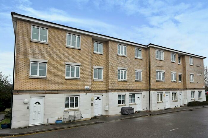 2 Bedroom Apartment To Rent In Station Approach, Braintree, CM7
