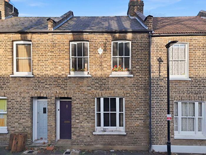 2 Bedroom Property For Sale In Felixstowe Road, London, N17